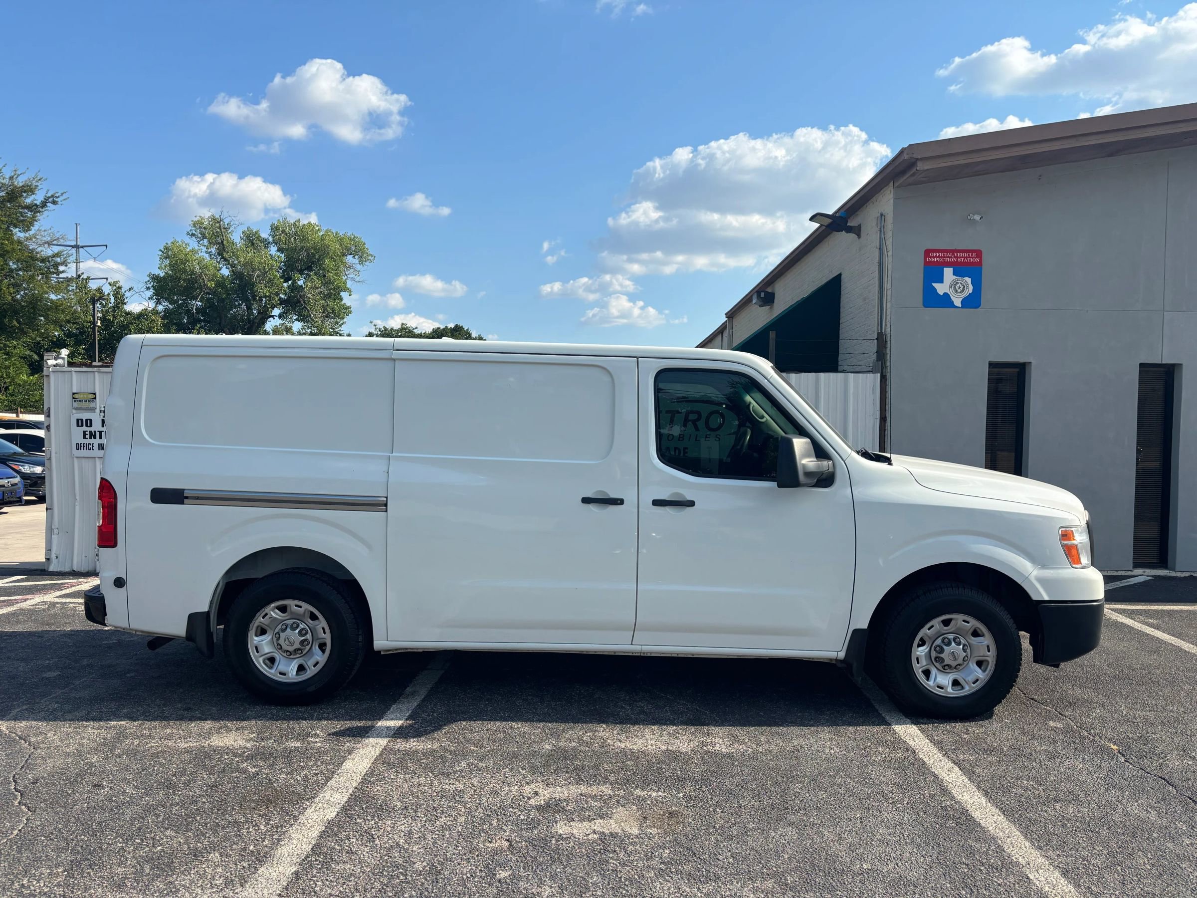 Used 2018 Nissan NV 1500 SV image 2