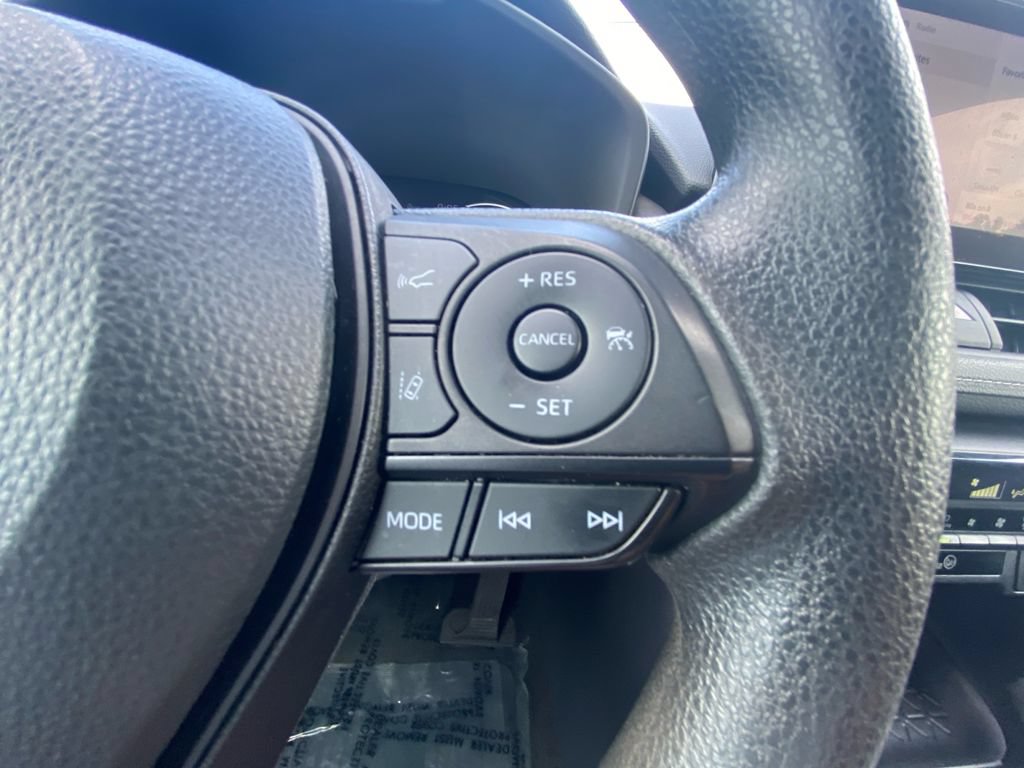 Used 2024 Toyota RAV4 XLE AWD/4WD image 18