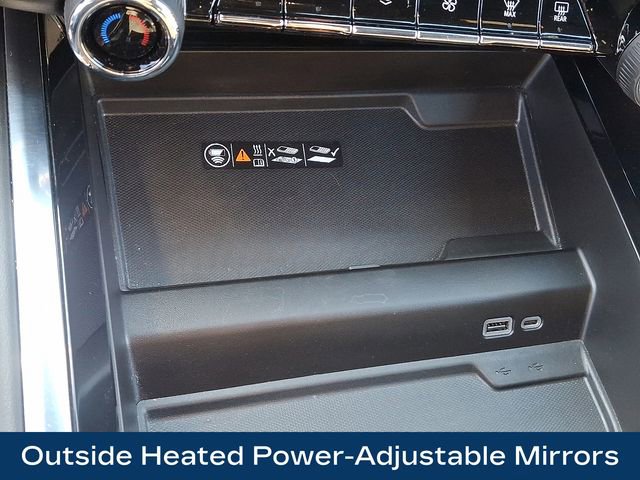 Used 2025 Chevrolet Tahoe High Country AWD/4WD image 18