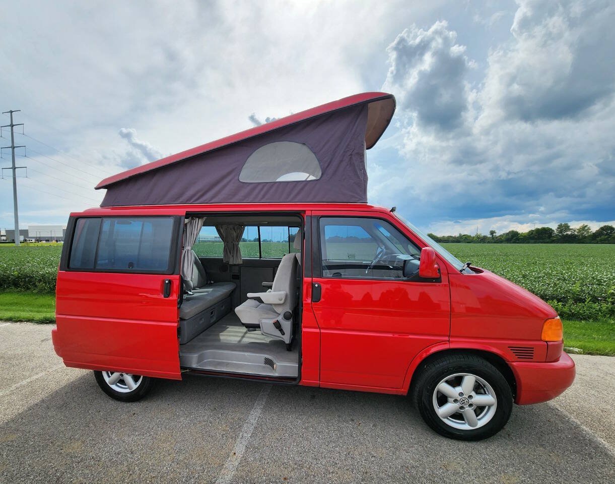 Used 2002 Volkswagen Eurovan MV FWD image 1