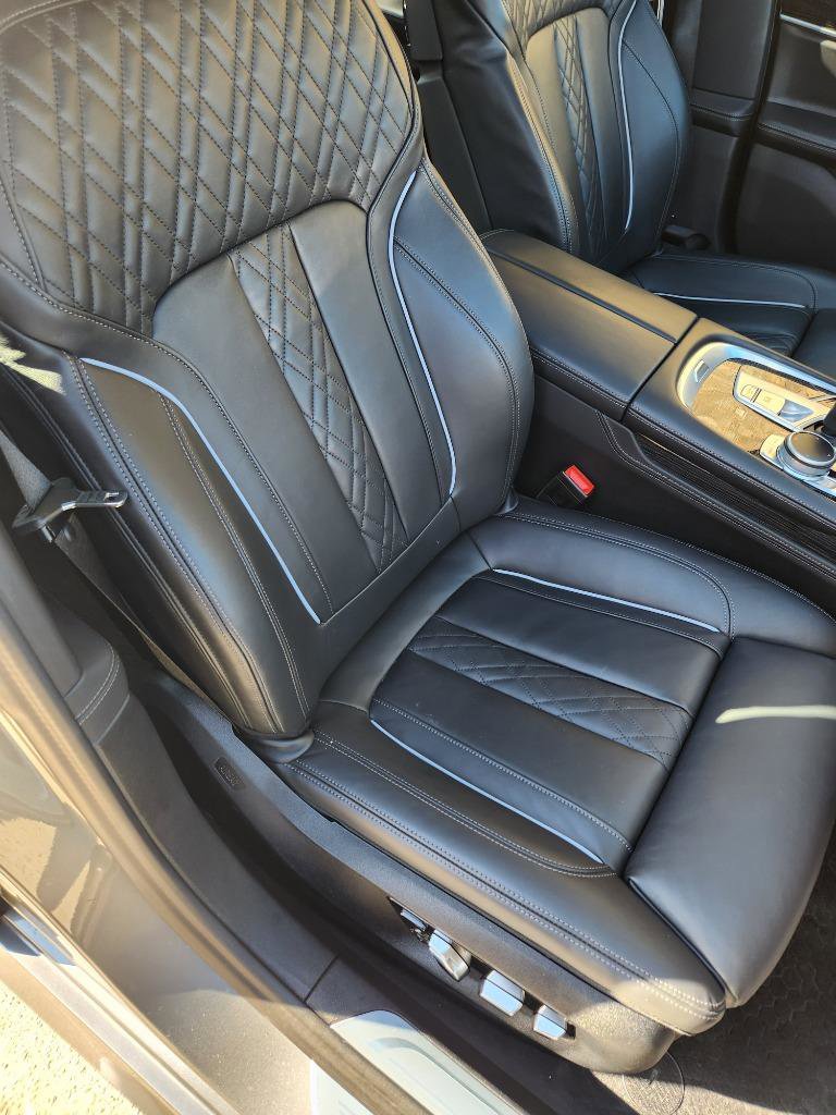 Used 2022 BMW 750i xDrive w/ M Sport Package image 16