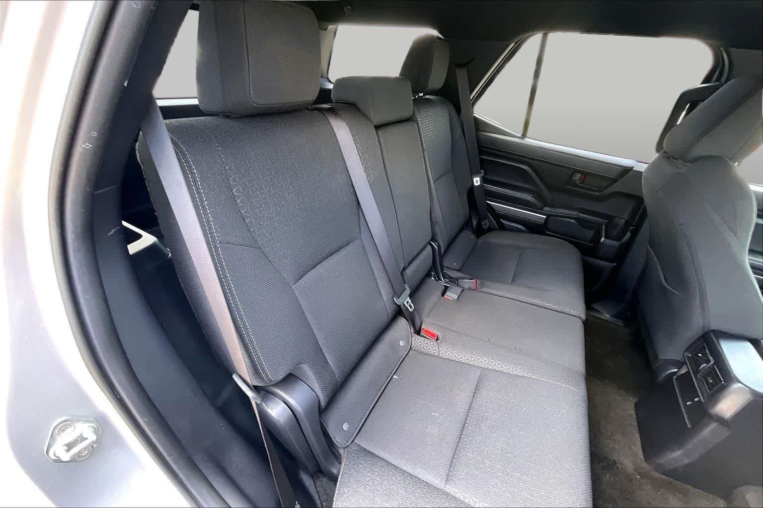 Used 2025 Toyota 4Runner SR5 AWD/4WD image 19