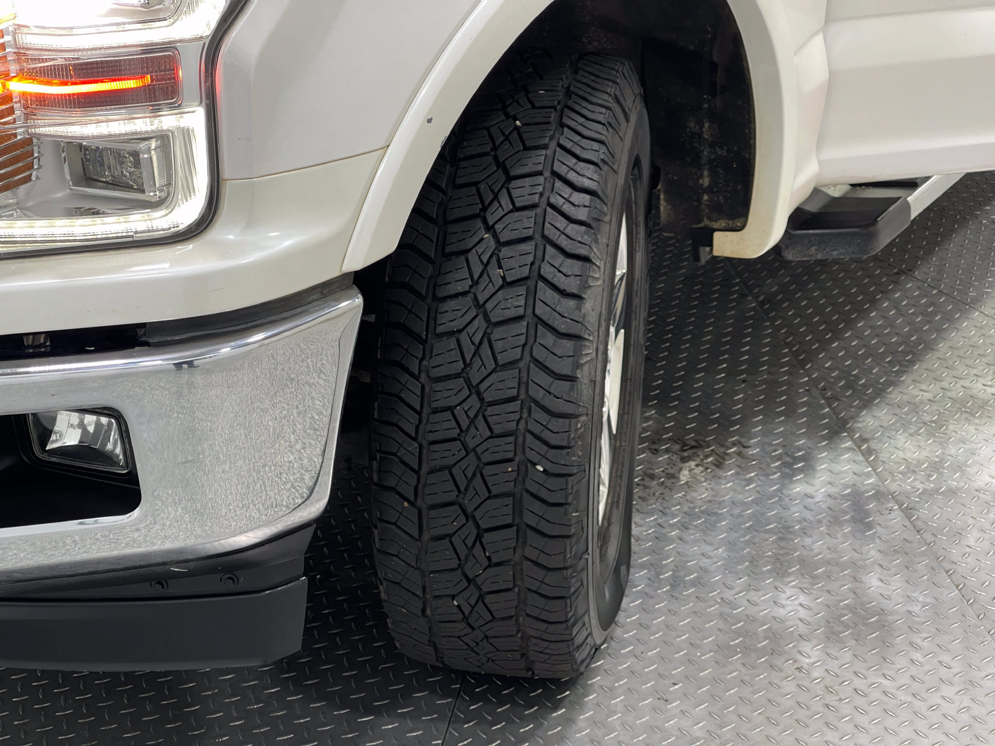Used 2018 Ford F150 Lariat w/ Equipment Group 502A Luxury AWD/4WD image 36