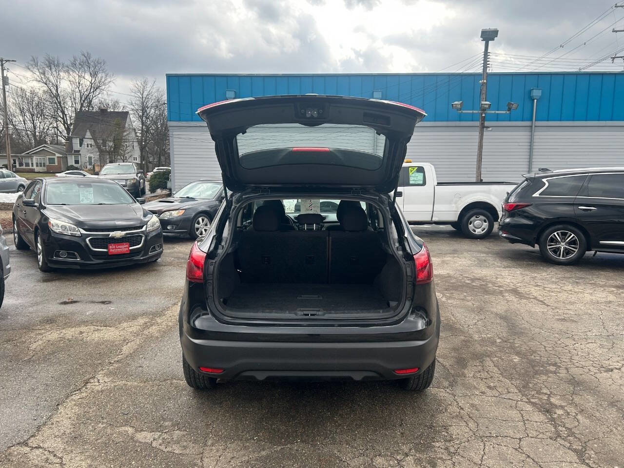 Used 2019 Nissan Rogue Sport S image 11