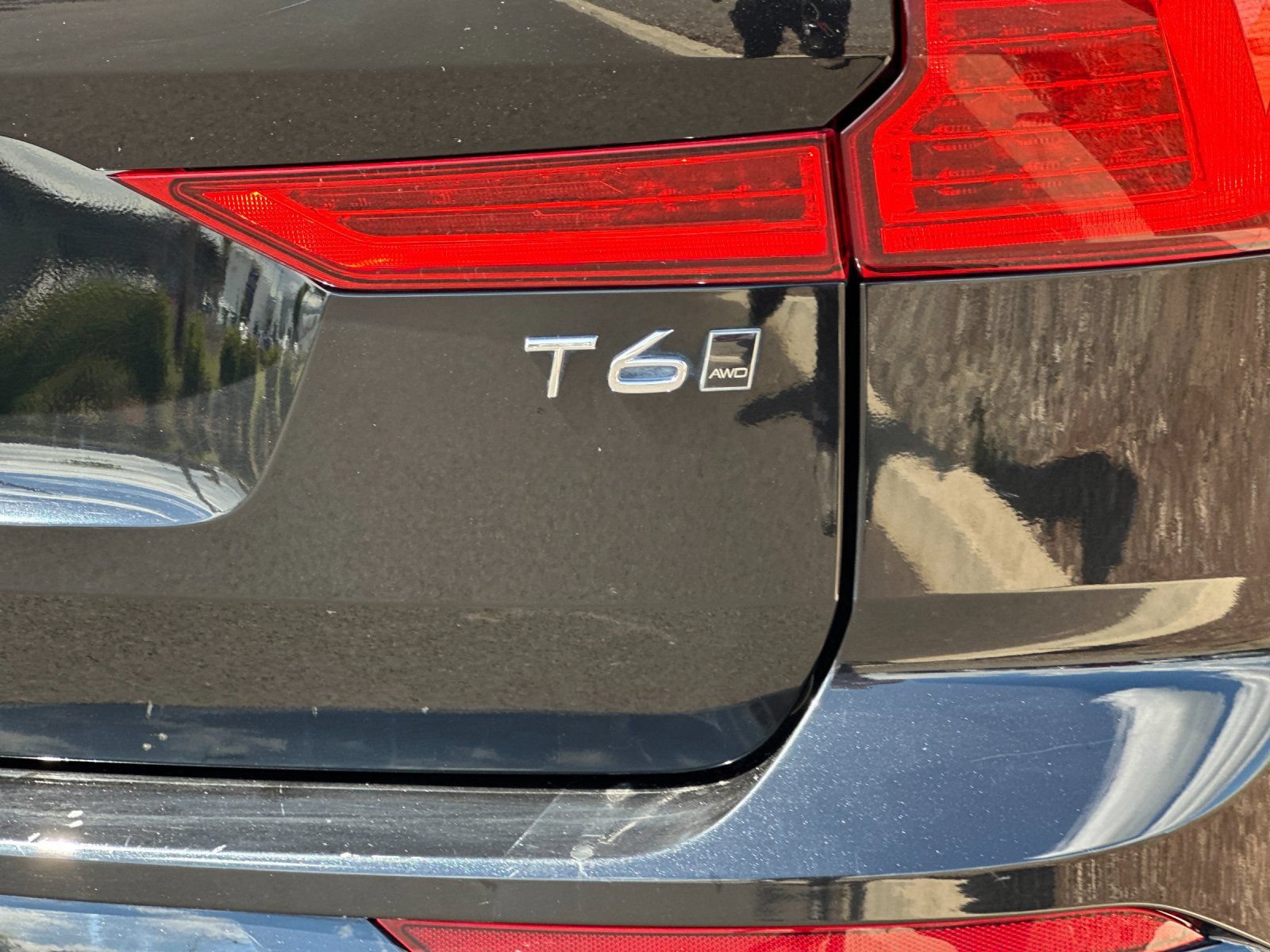 Used 2019 Volvo XC60 T6 Momentum w/ Multimedia Package AWD/4WD image 33