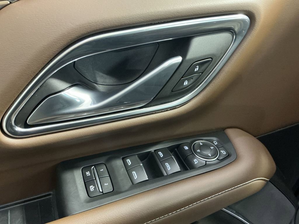 Used 2021 Chevrolet Suburban High Country image 23