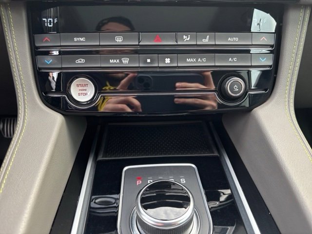 Used 2018 Jaguar F-PACE R-Sport image 19
