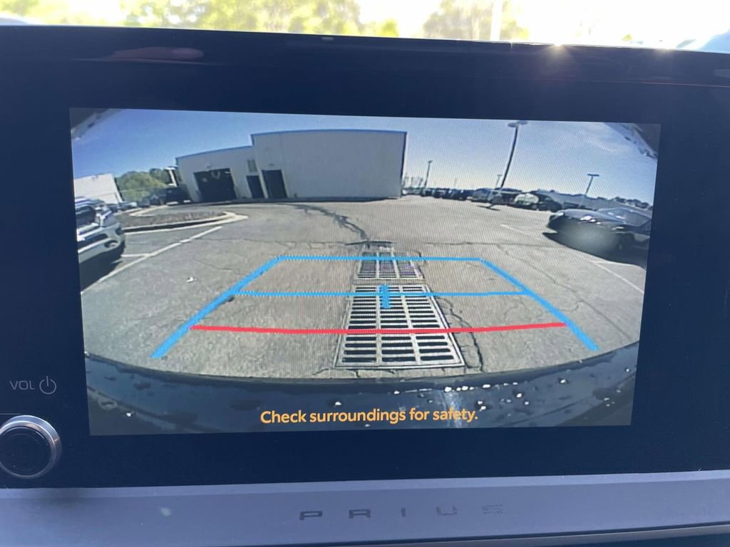 Used 2025 Toyota Prius Plug-In Hybrid image 28