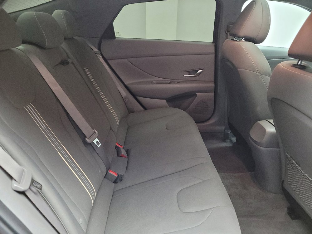 Used 2022 Hyundai Elantra SEL w/ Convenience + Premium Package image 19