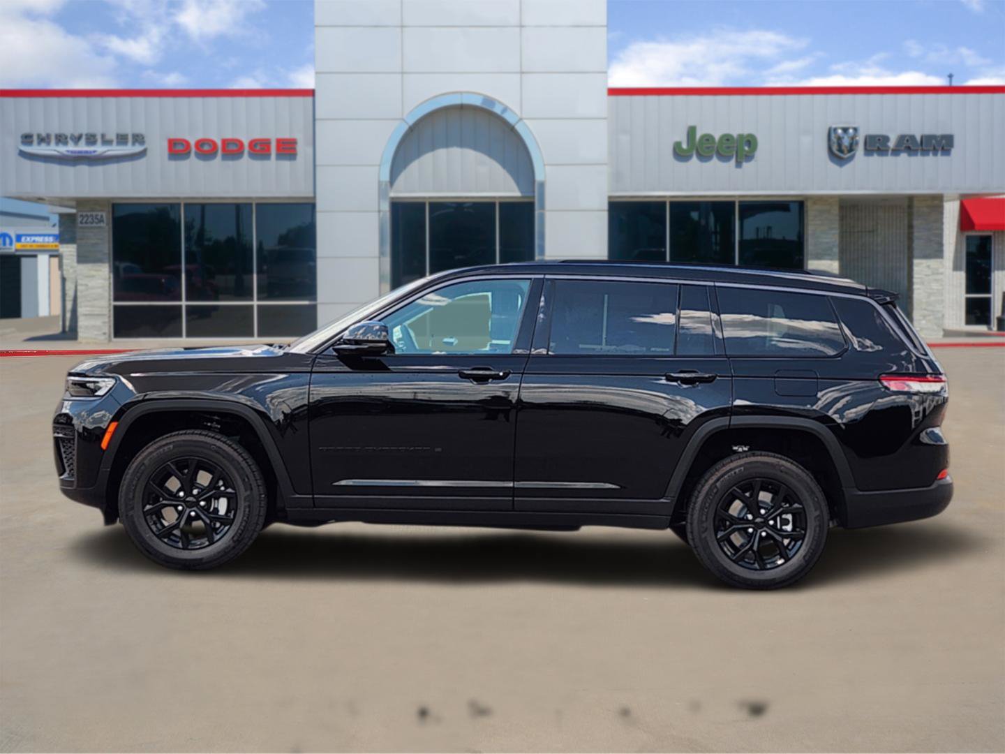 New 2026 Jeep Grand Cherokee L 2WD image 3