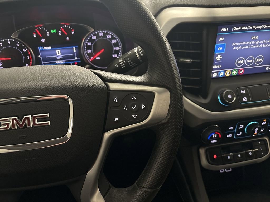 Used 2023 GMC Acadia SLE image 45