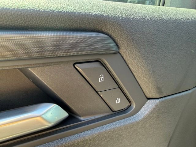 New 2026 GMC Acadia AT4 w/ Luxury Package AWD/4WD image 11