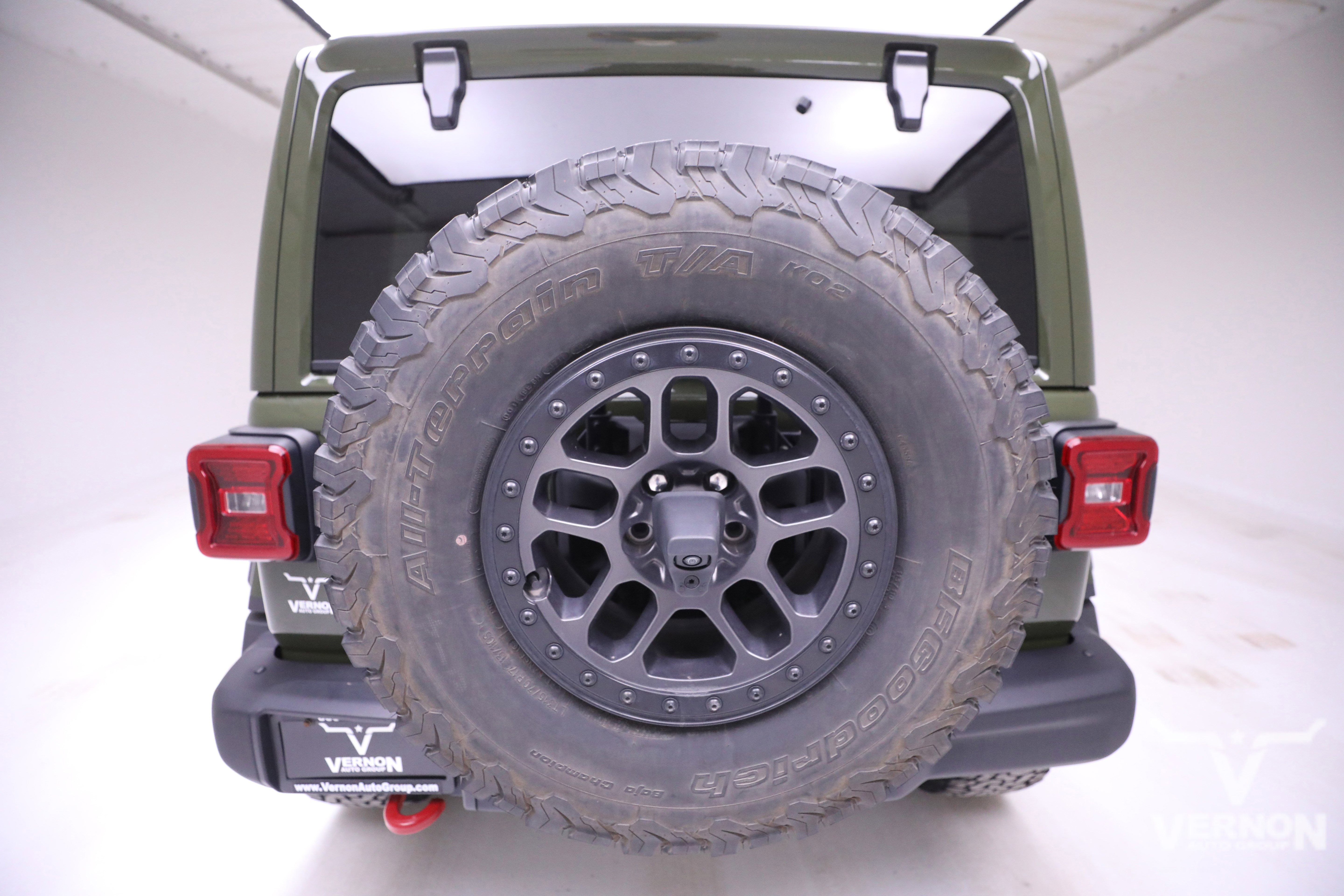 Used 2022 Jeep Wrangler Unlimited Rubicon w/ Xtreme Recon 35" Tire Package image 4