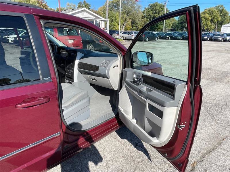 Used 2009 Dodge Grand Caravan SXT FWD image 11