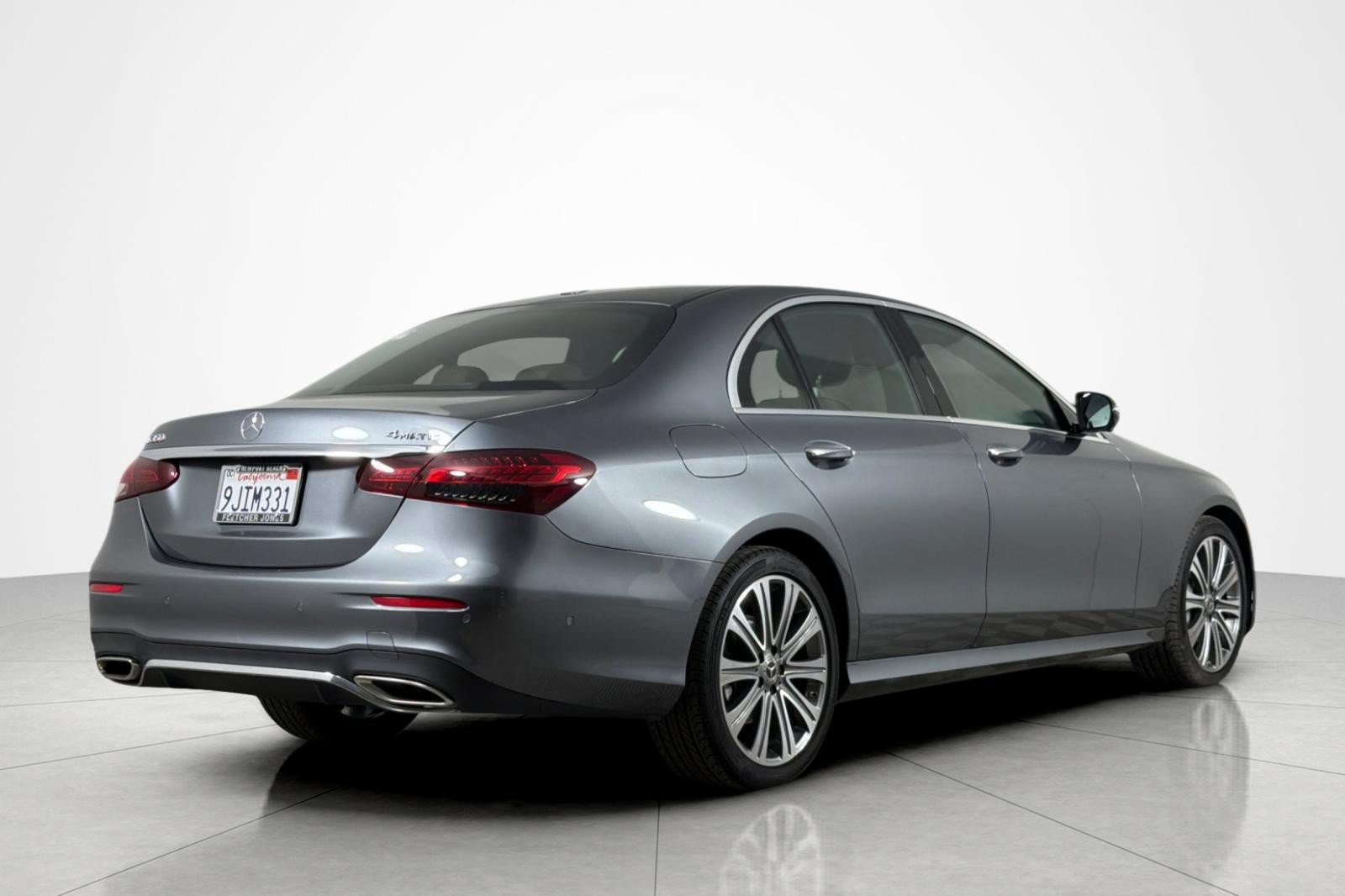 Used 2023 Mercedes-Benz E 350 4MATIC Sedan image 5