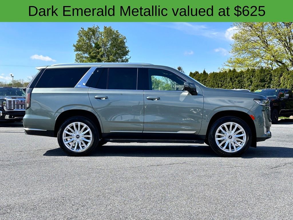 Used 2024 Cadillac Escalade Luxury AWD/4WD image 3