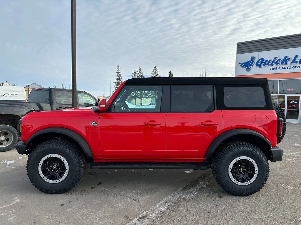 New 2024 Ford Bronco Outer Banks w/ Sasquatch Package image 3