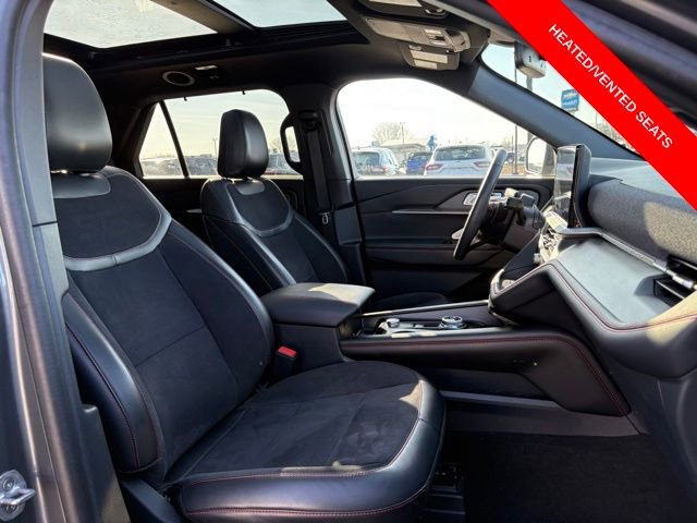 Used 2025 Ford Explorer ST image 11