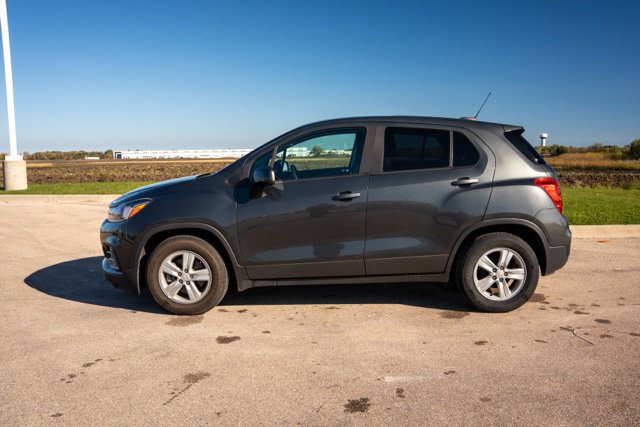 Used 2020 Chevrolet Trax LS w/ Tint and Cruise Package FWD image 4
