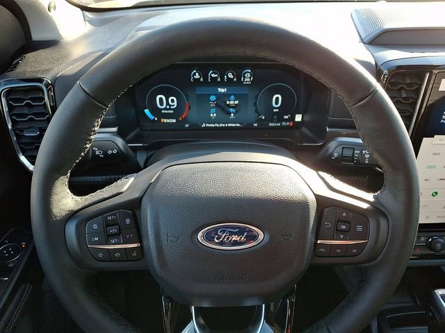 Used 2025 Ford Ranger Lariat w/ FX4 Off-Road Package image 18