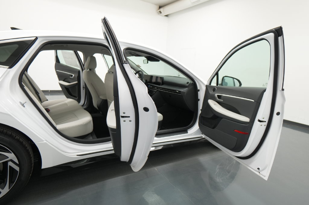 New 2026 Hyundai Sonata SEL AWD/4WD image 22