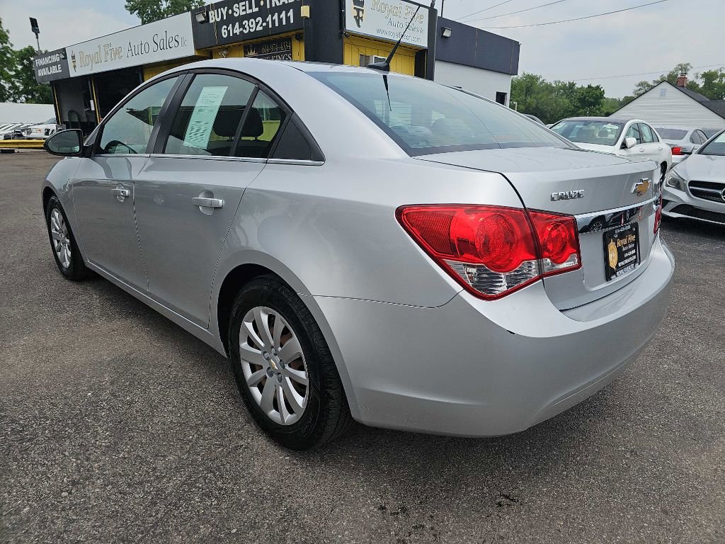 Used 2011 Chevrolet Cruze LS image 17