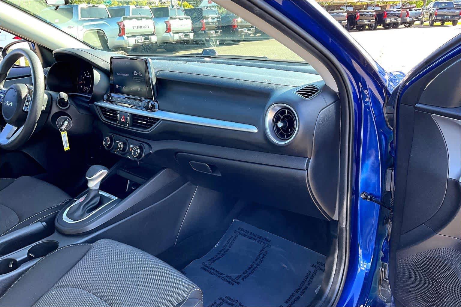 Used 2023 Kia Forte LXS w/ LXS Technology Package FWD image 18