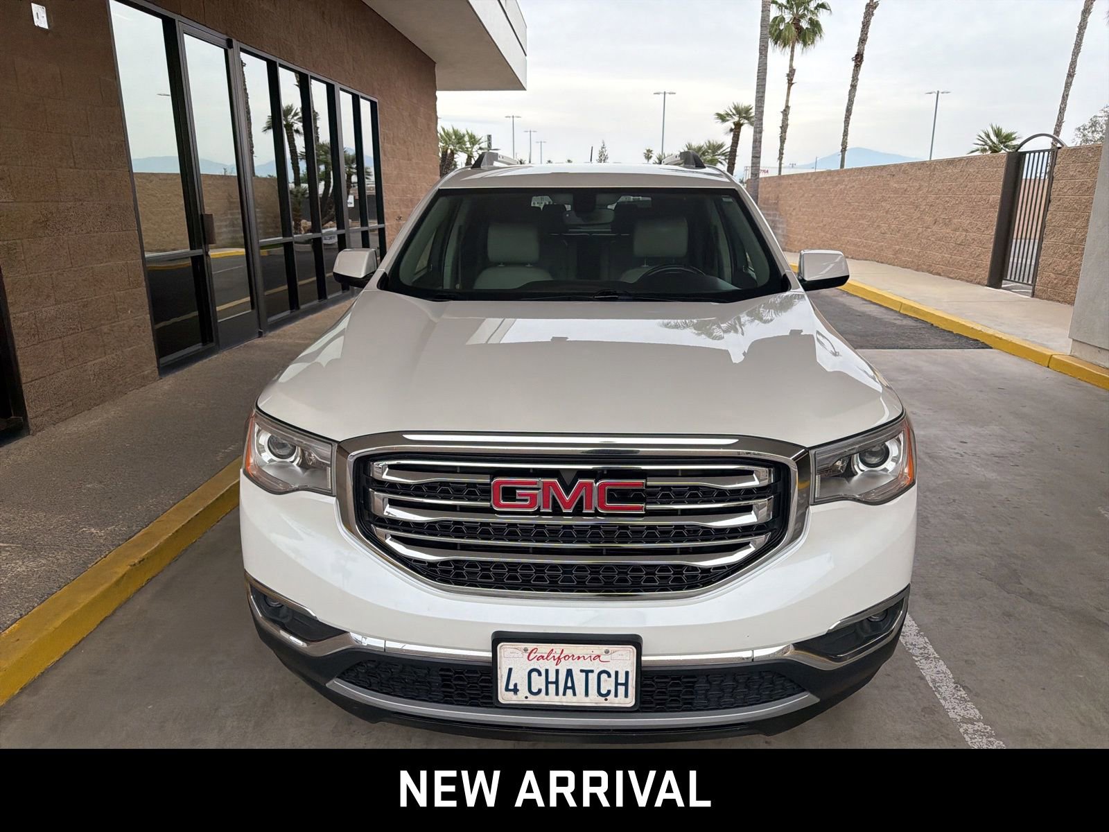 Used 2018 GMC Acadia SLT image 2