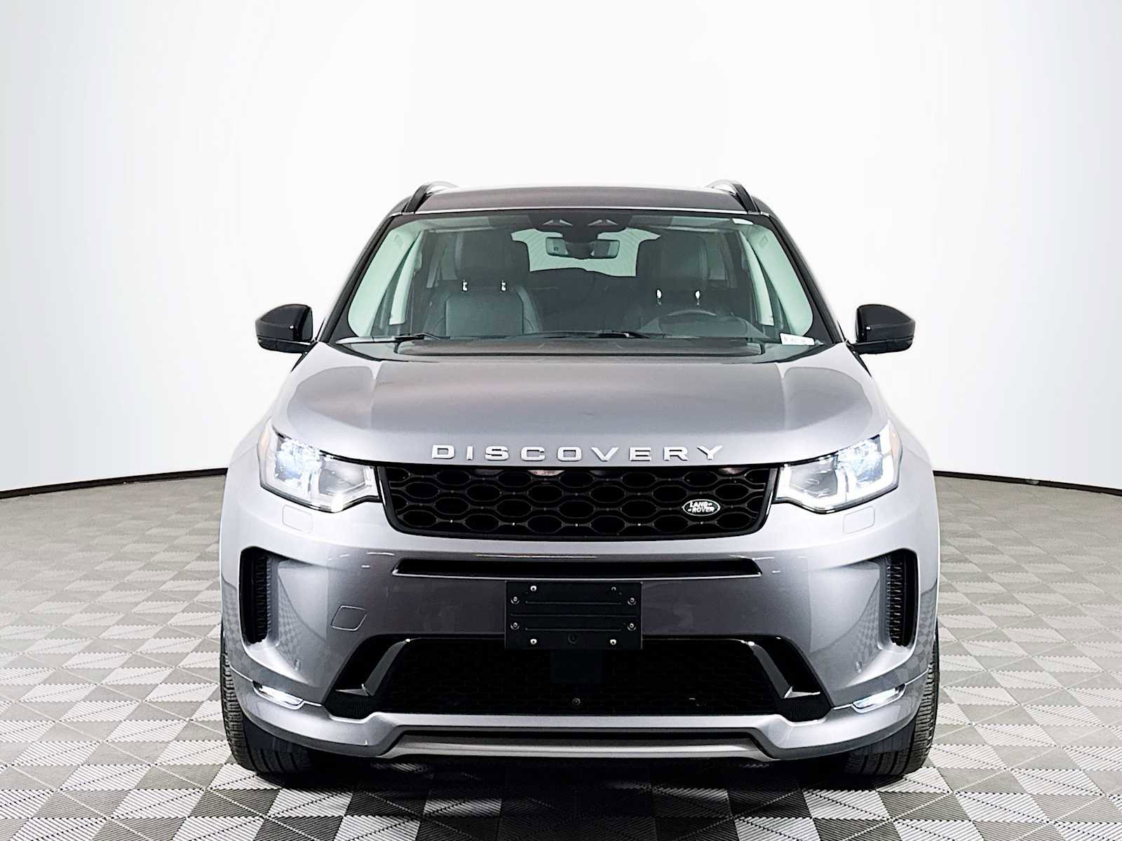 Used 2025 Land Rover Discovery Sport S image 2