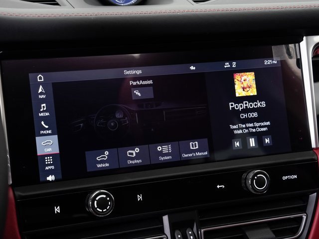 Used 2025 Porsche Macan image 18