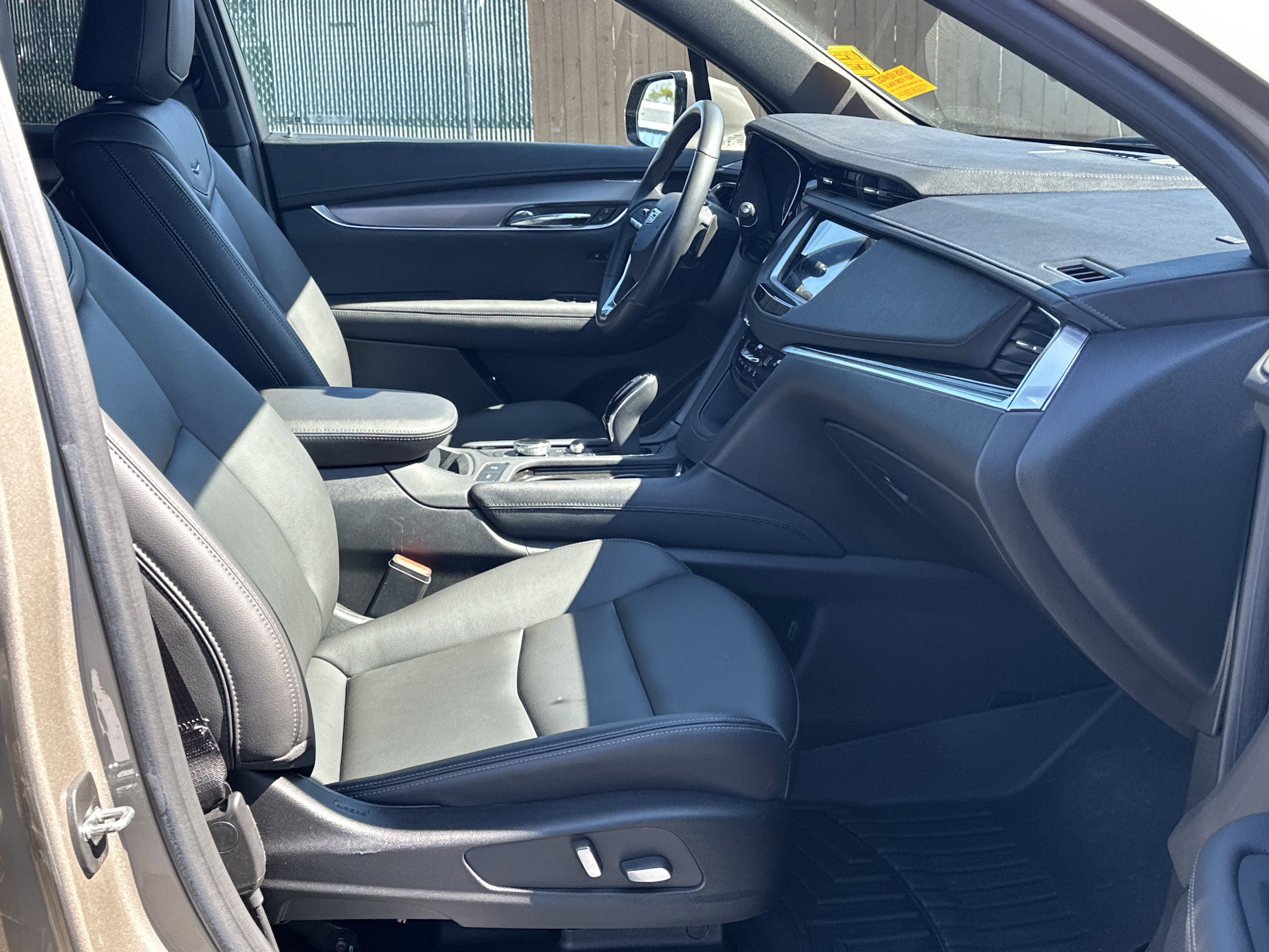 Used 2022 Cadillac XT6 Luxury FWD image 12