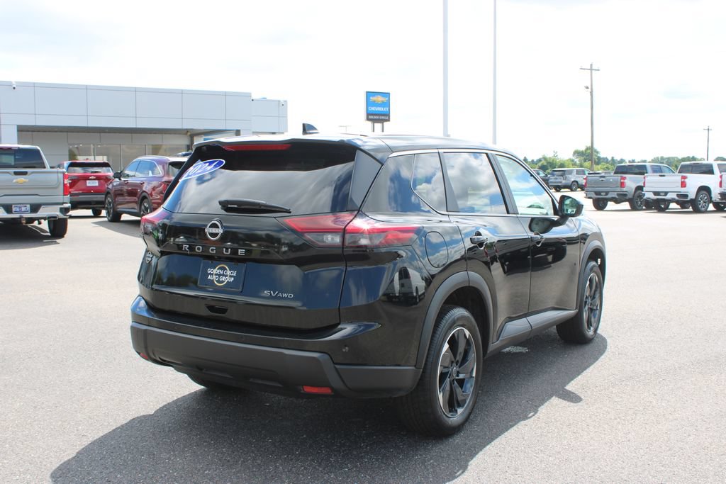 Used 2024 Nissan Rogue SV AWD/4WD image 9