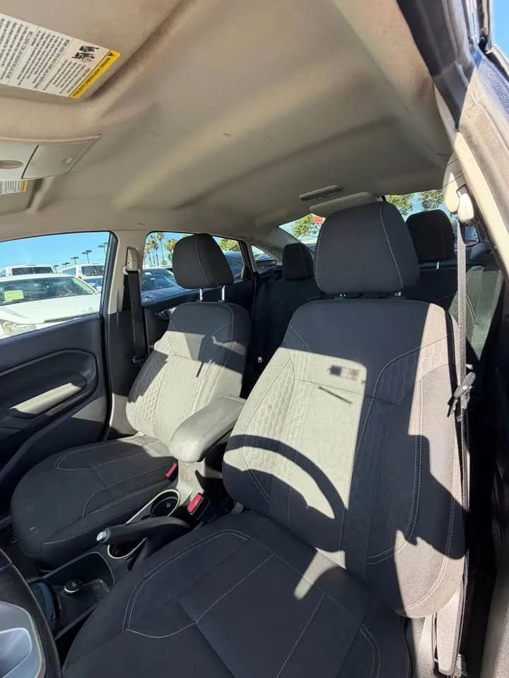 Used 2015 Ford Fiesta SE w/ Equipment Group 201A image 6