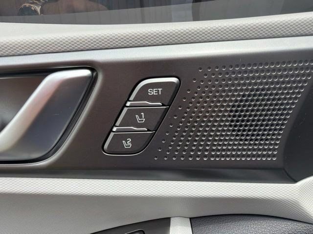 Used 2020 Hyundai Ioniq Limited FWD image 25