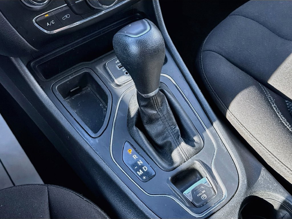 Used 2020 Jeep Cherokee Latitude FWD image 20