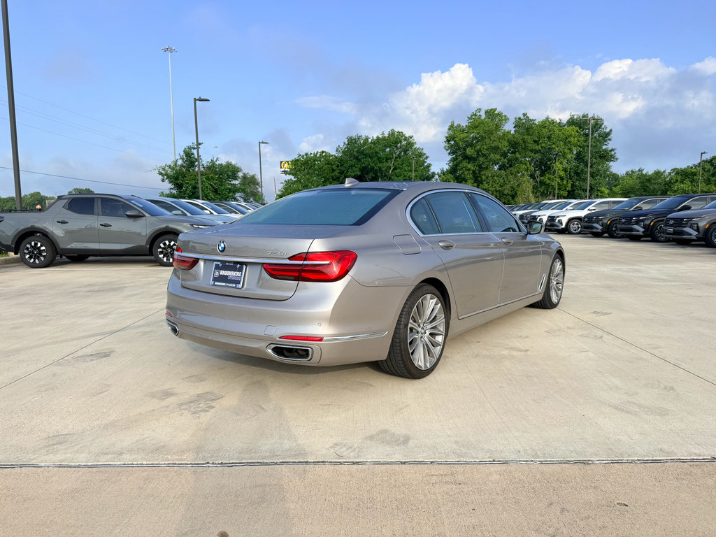 Used 2018 BMW 750i RWD image 5