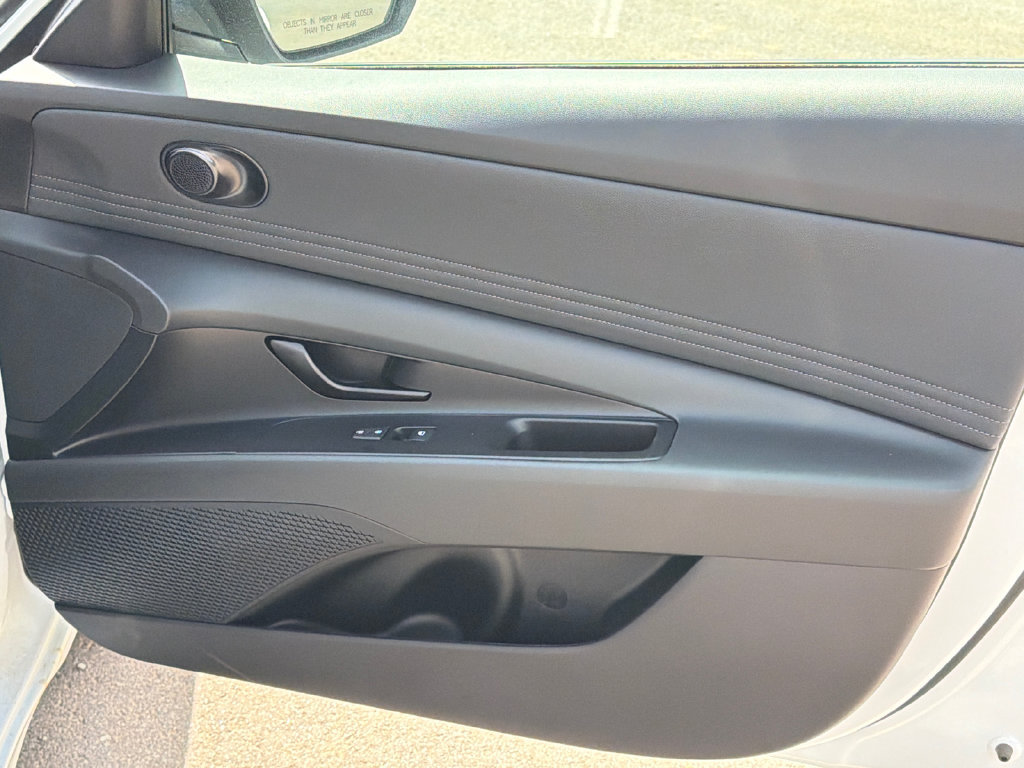 New 2026 Hyundai Elantra SEL Sport FWD image 15