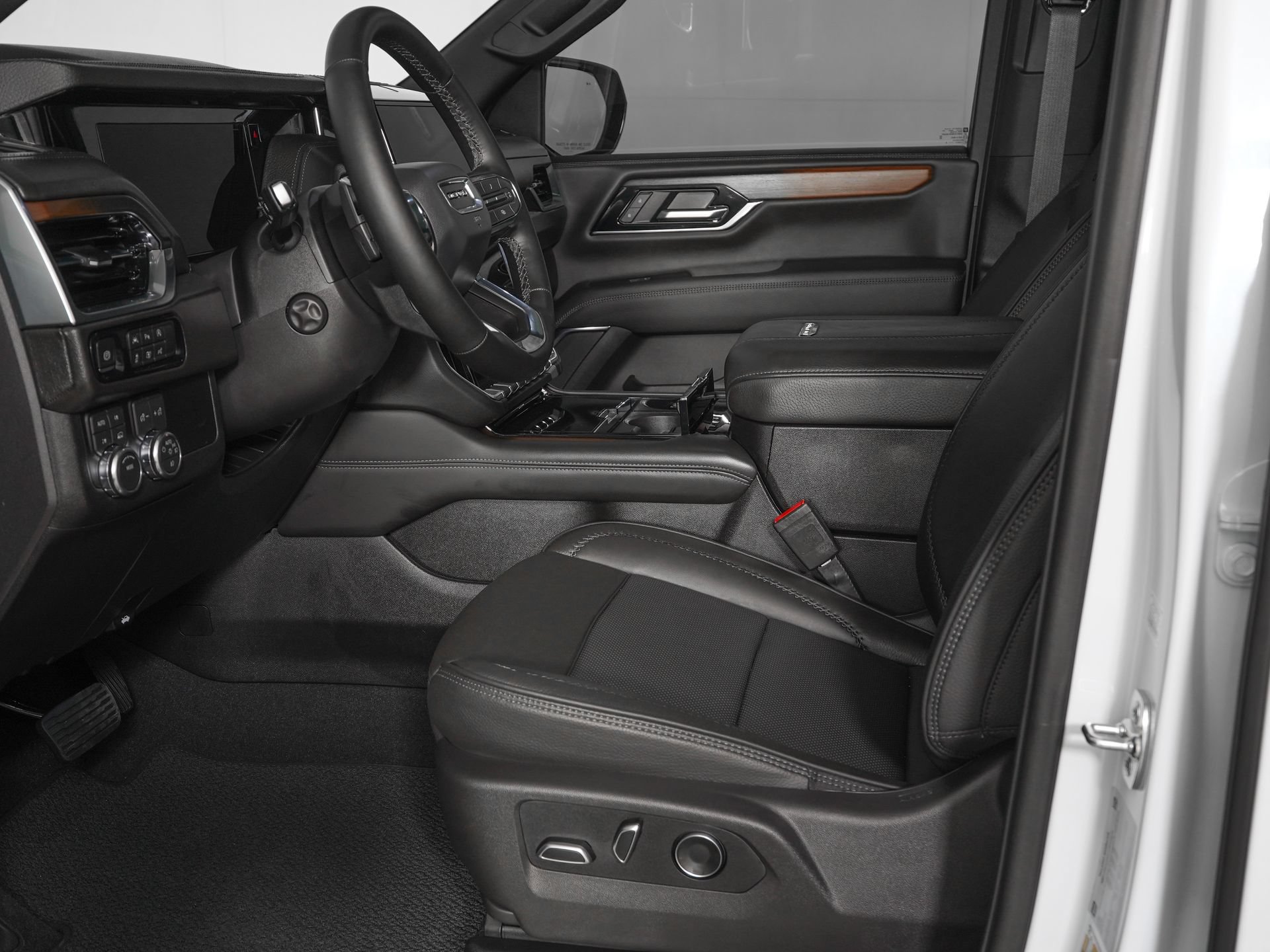 Used 2026 GMC Yukon Denali w/ Sun & Power Step Package AWD/4WD image 16