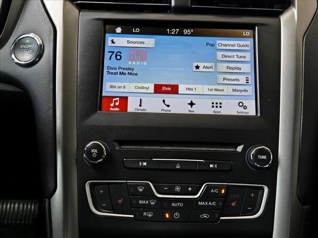 Used 2017 Ford Fusion SE w/ Fusion SE Technology Package FWD image 14