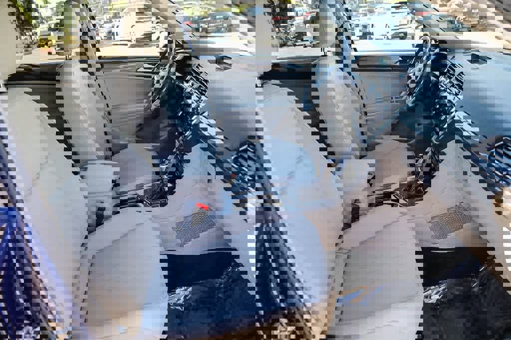 Used 2022 Volkswagen Tiguan SE image 15