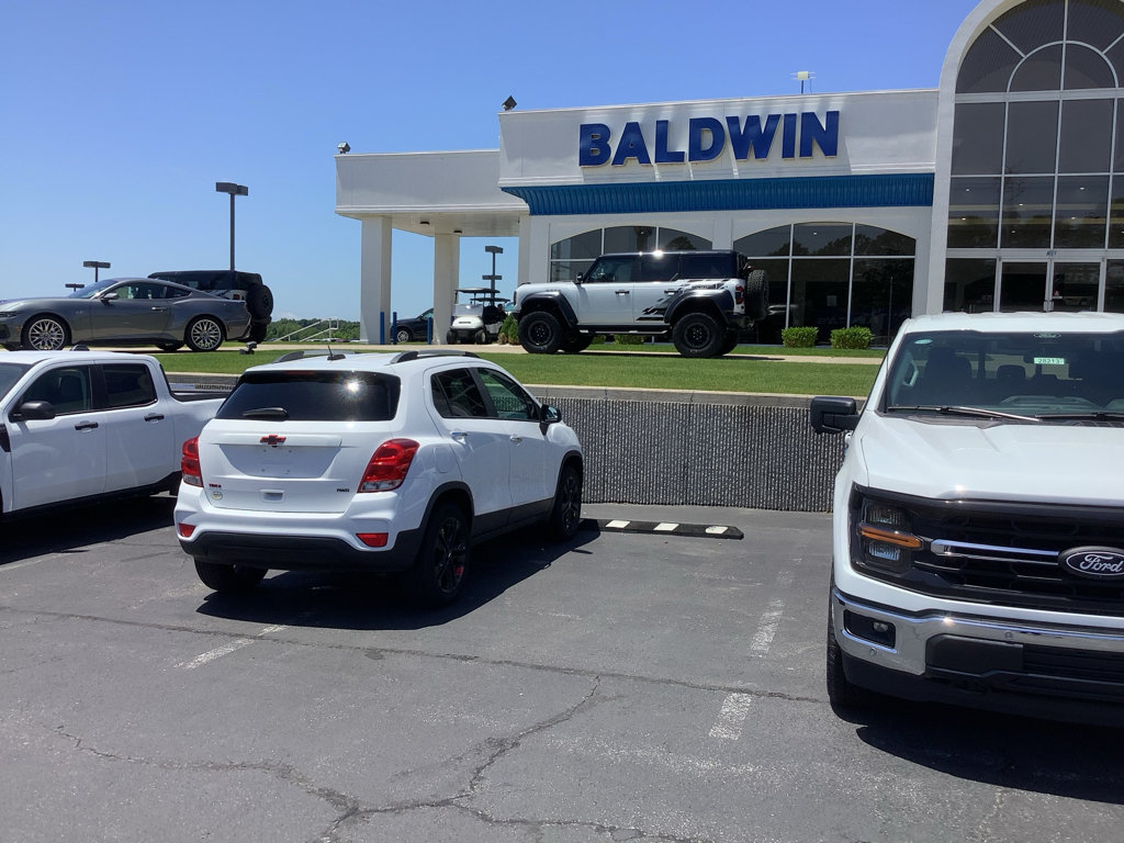 Used 2020 Chevrolet Trax LT w/ Redline Edition AWD/4WD image 7