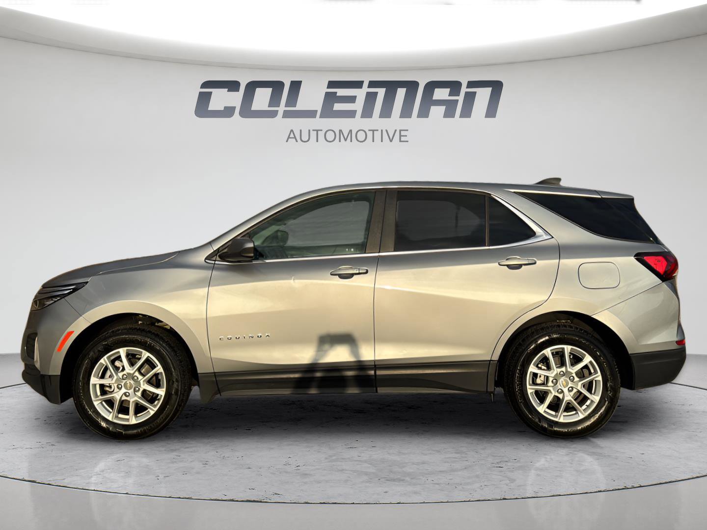 Used 2024 Chevrolet Equinox LT image 2