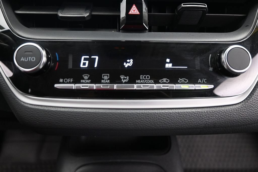 Used 2023 Toyota Corolla LE FWD image 30