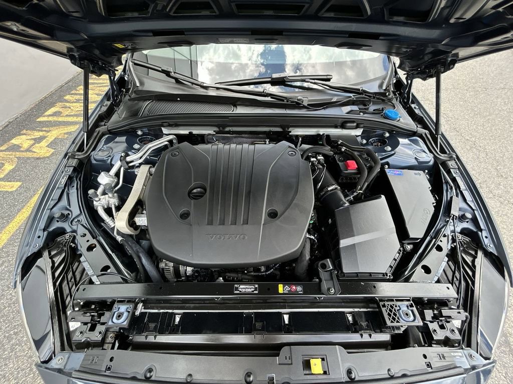 Certified 2023 Volvo V60 B5 Cross Country Plus AWD/4WD image 14