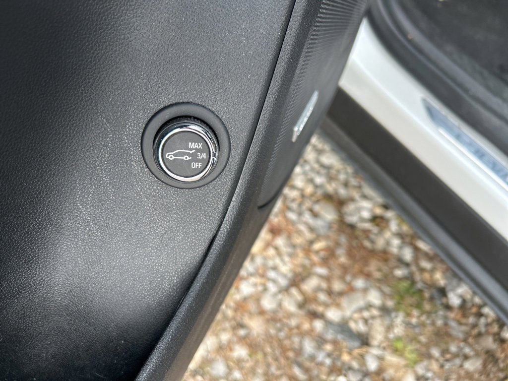 Used 2023 Chevrolet Blazer Premier image 30