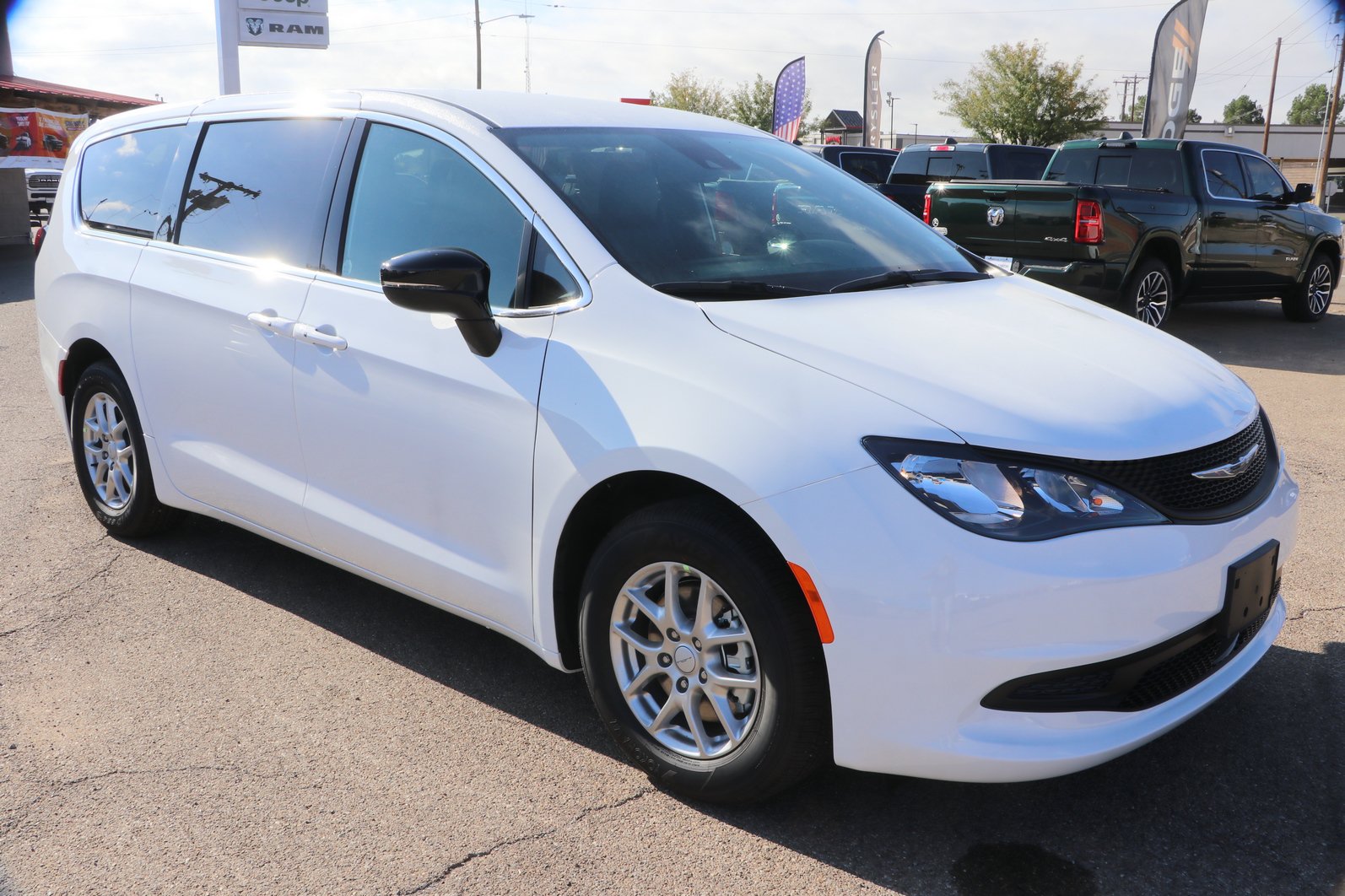 New 2027 Chrysler Pacifica LX FWD image 1