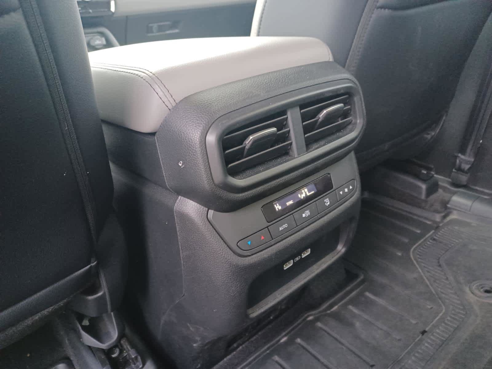 Used 2023 Honda Pilot Touring image 25