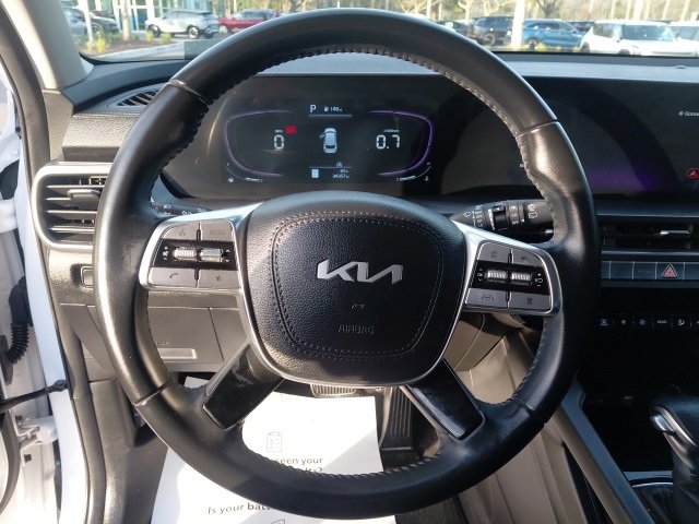 Used 2023 Kia Telluride LX image 11