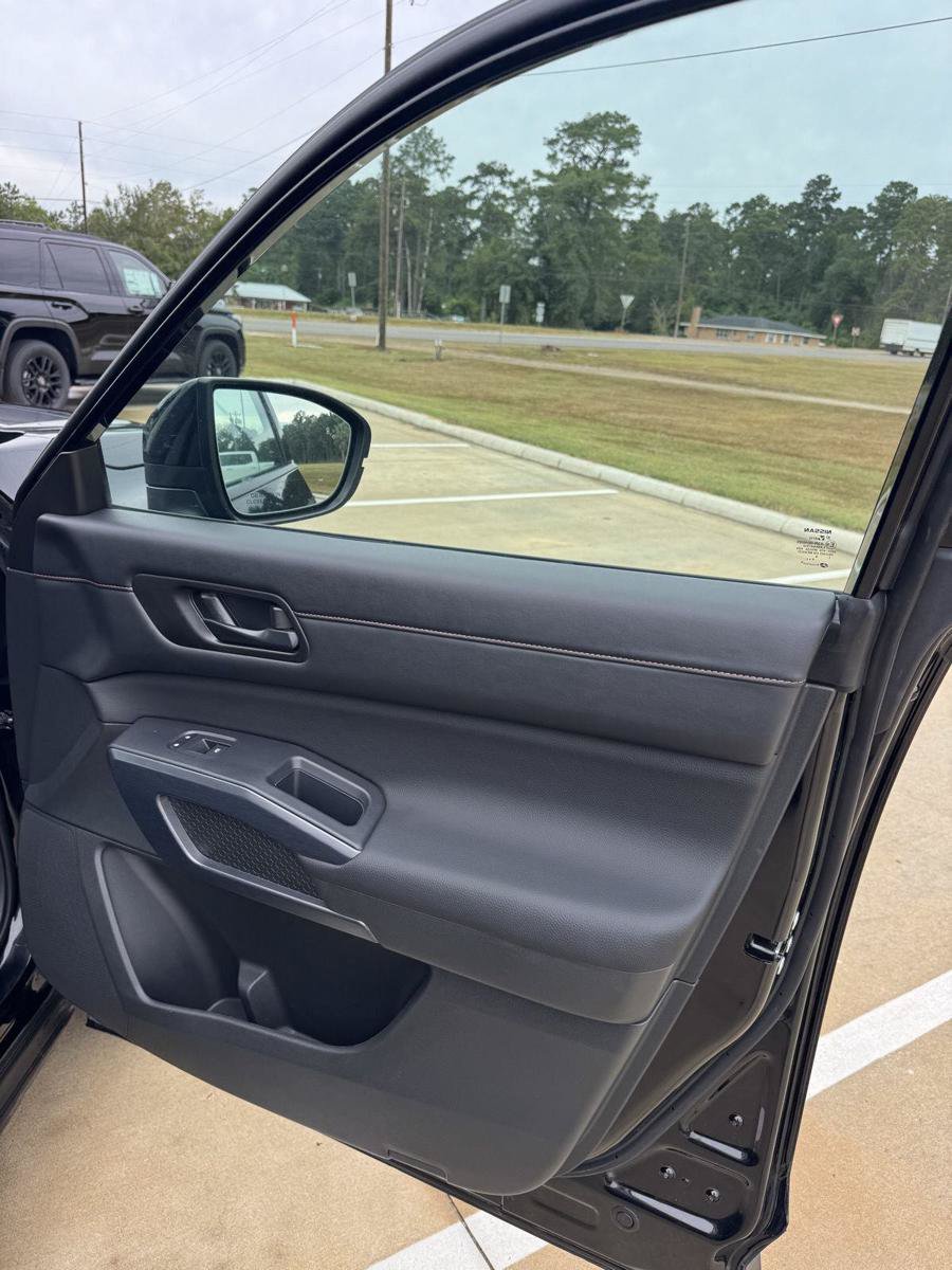 Used 2025 Nissan Pathfinder Rock Creek AWD/4WD image 18