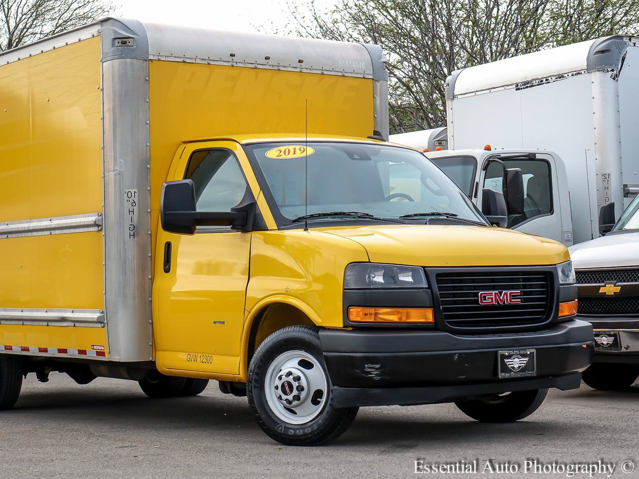 Used 2019 GMC Savana 3500 Extended w/ Driver Convenience Package RWD image 2